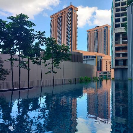 Lotus Infinity Pool At Lucentia Apartman Kuala Lumpur Kültér fotó