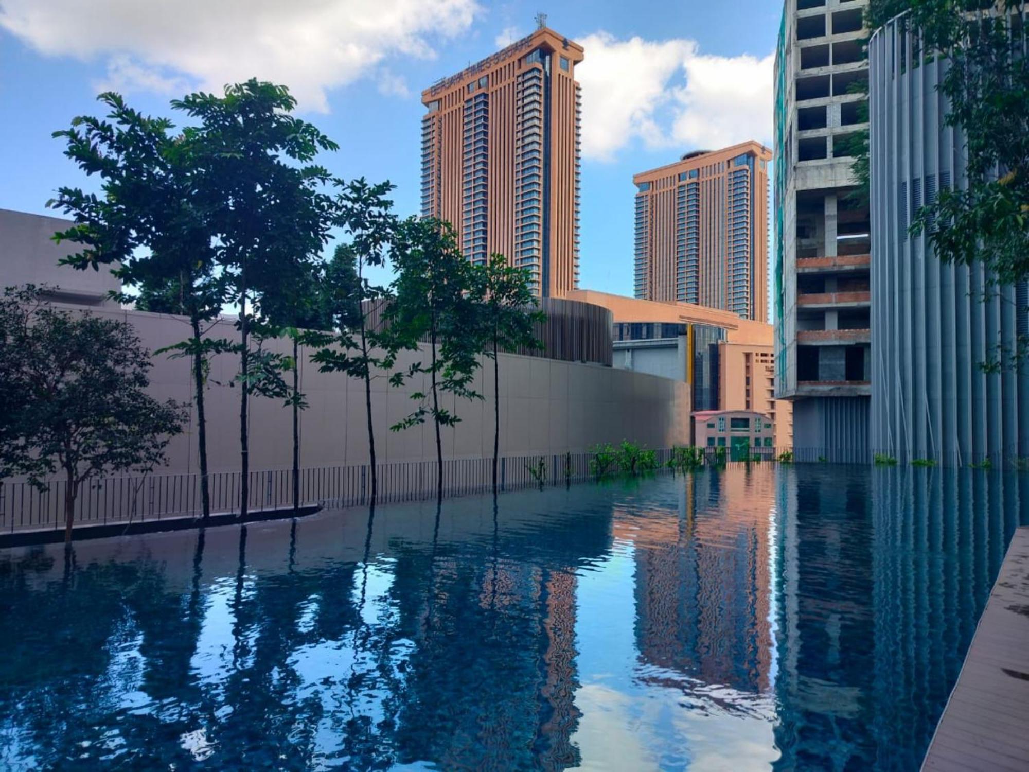 Lotus Infinity Pool At Lucentia Apartman Kuala Lumpur Kültér fotó